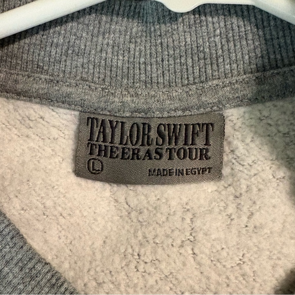 Taylor Swift OFFICIAL Eras Tour Gray Crewneck Sweatshirt Size L oversized - Picture 3 of 10